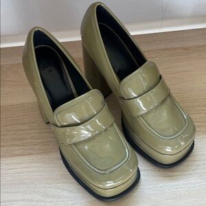 H&M green patent block heel shoe size 39 - brand new no tags never worn